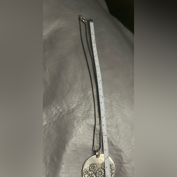 AUTHENTIC OR PAZ ( signed B )
Slightly oxidized sterling silver pendant. - Picture 5 of 12